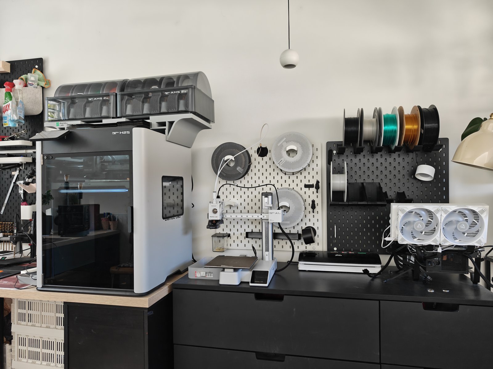 MAROIS Werkstatt: 3D-Drucker und Filamentlager